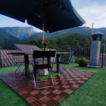 Casa Vacanze Al Colletto - Con Terrazza Panoramica In Centro Storico Vagli di Sotto Ngoại thất bức ảnh