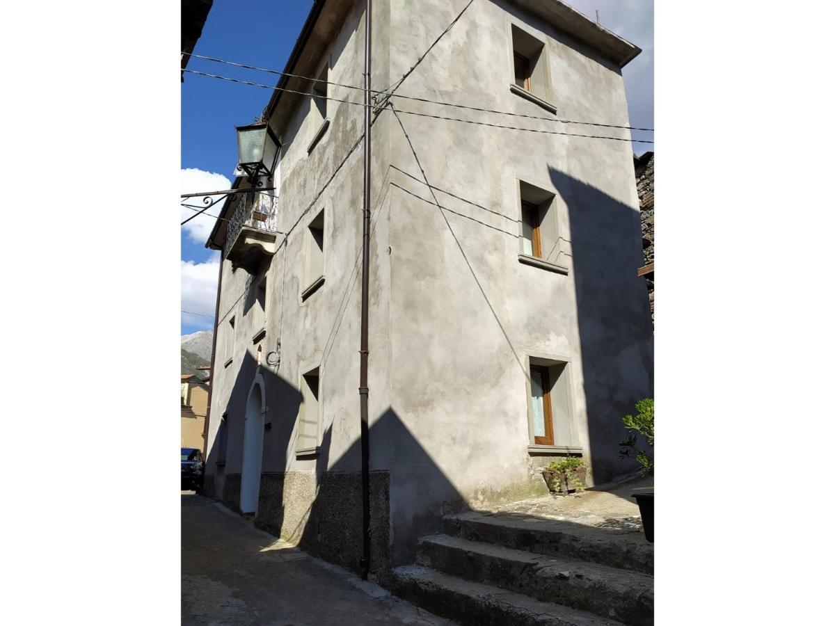 Casa Vacanze Al Colletto - Con Terrazza Panoramica In Centro Storico Vagli di Sotto Ngoại thất bức ảnh