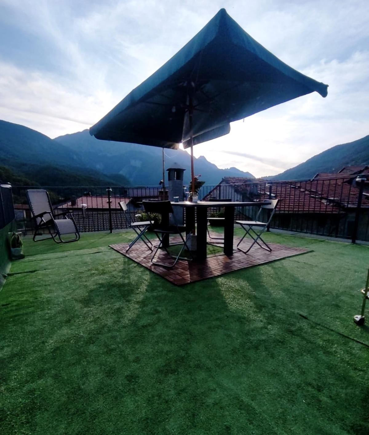 Casa Vacanze Al Colletto - Con Terrazza Panoramica In Centro Storico Vagli di Sotto Ngoại thất bức ảnh
